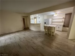 Photo #3: 2366473 Listing