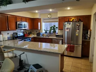 Photo #1: 2366499 Listing 