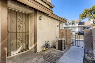 Photo #2: 2366504 Listing