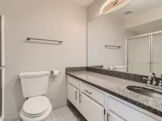 Photo #5: 2366549 Listing