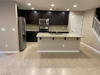 Photo #1: 2366555 Listing 