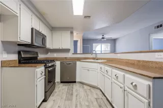 Photo #1: 2366565 Listing