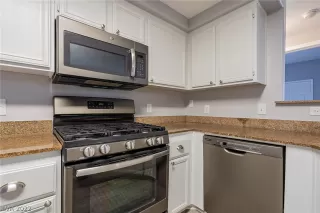 Photo #5: 2366565 Listing