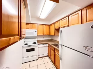 Photo #4: 2366573 Listing 