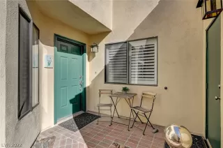 Photo #4: 2366575 Listing