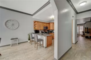Photo #5: 2366575 Listing