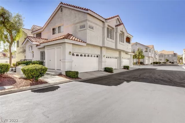 MLS: 2366594 Condo For Sale