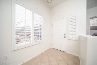 Photo #4: 2366599 Listing