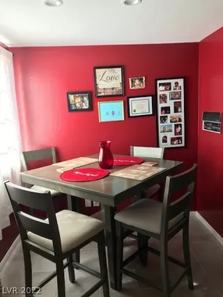 Photo #5: 2366604 Listing