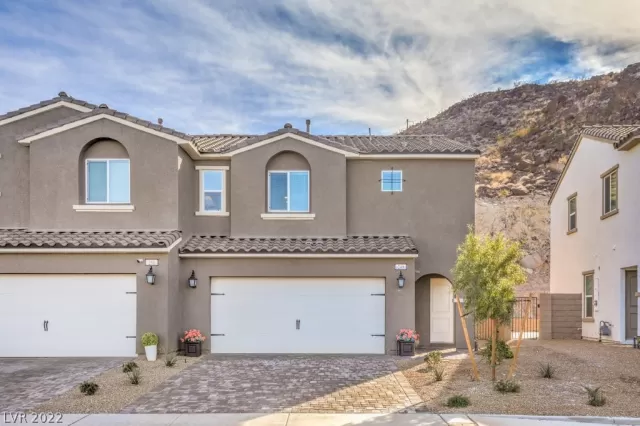 MLS: 2366610 Condo For Sale