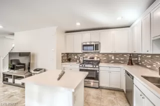 Photo #6: 2366610 Listing 