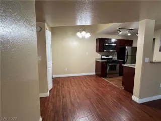 Photo #5: 2366618 Listing 