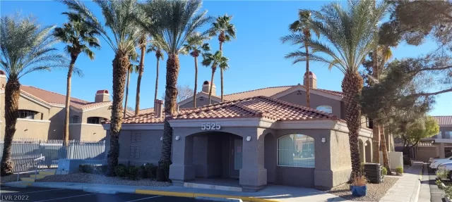 MLS: 2366638 Condo For Sale