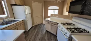 Photo #2: 2366638 Listing