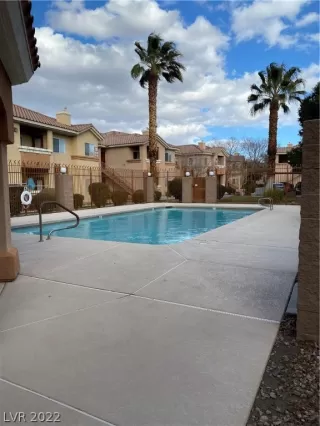 Photo #5: 2366640 Listing 