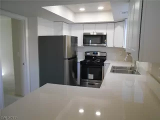 Photo #2: 2366647 Listing