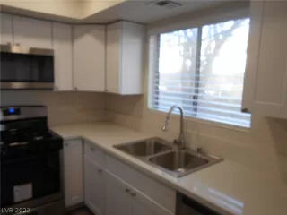 Photo #3: 2366647 Listing