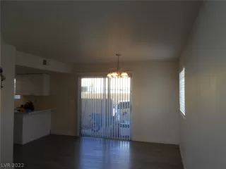 Photo #5: 2366647 Listing