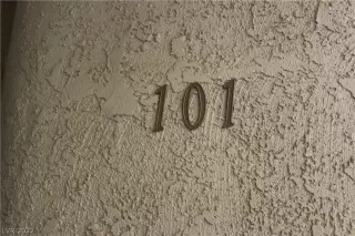 Photo #1: 2366651 Listing 