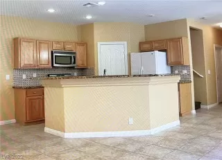 Photo #4: 2366656 Listing