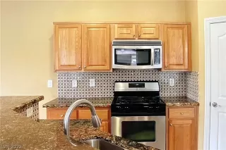 Photo #5: 2366656 Listing