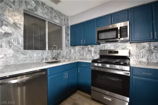 Photo #1: 2366672 Listing