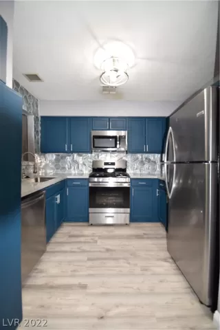 Photo #4: 2366672 Listing