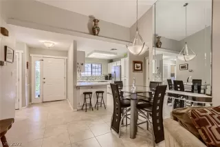 Photo #5: 2366719 Listing