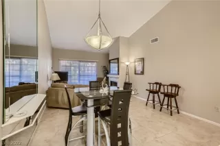 Photo #6: 2366719 Listing