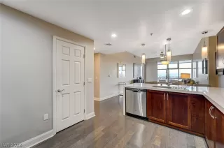 Photo #4: 2366726 Listing 