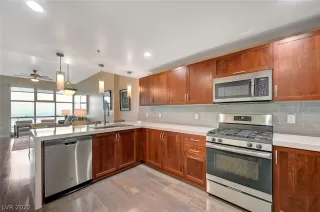 Photo #5: 2366726 Listing 