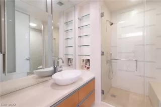 Photo #3: 2366736 Listing