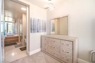 Photo #4: 2366736 Listing