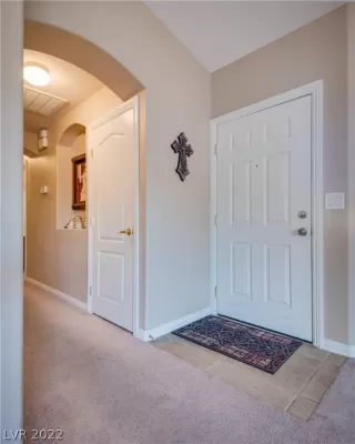 Photo #3: 2366748 Listing