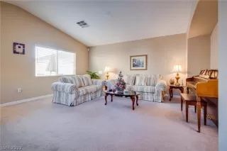 Photo #4: 2366748 Listing