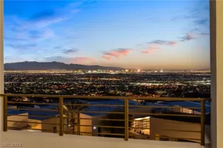 Photo #4: 2366768 Listing