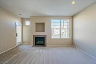 Photo #4: 2366769 Listing