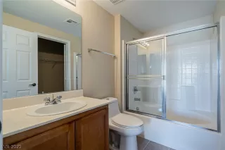 Photo #5: 2366769 Listing