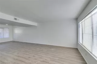 Photo #2: 2366828 Listing 