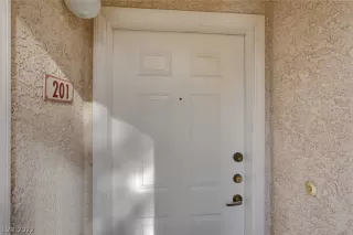 Photo #2: 2366849 Listing