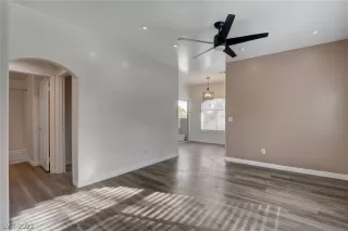 Photo #3: 2366849 Listing