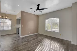 Photo #6: 2366849 Listing