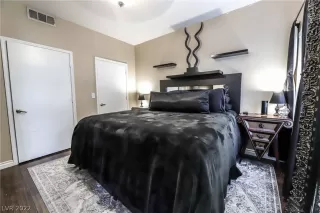 Photo #2: 2366854 Listing 