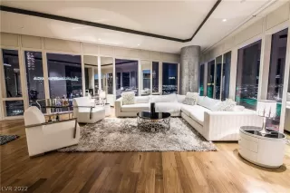 Photo #2: 2366857 Listing 