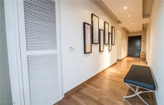 Photo #5: 2366857 Listing 