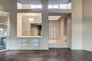 Photo #3: 2366937 Listing 