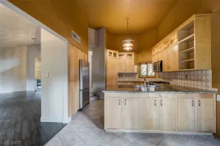 Photo #4: 2366937 Listing 