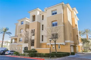 Photo #1: 2366979 Listing