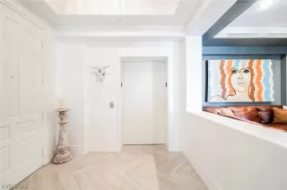 Photo #5: 2366979 Listing