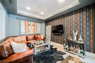 Photo #6: 2366979 Listing